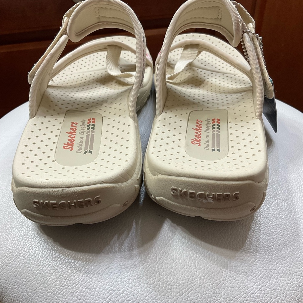 NWT Skechers Ladies Mad Swag Beige Sandals with Colorful Straps Size 10 - Picture 4 of 7